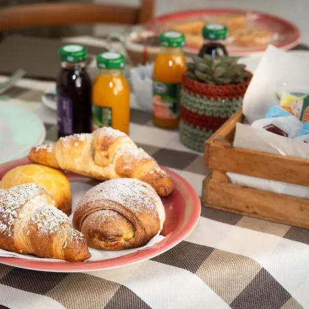 Fara's House Couette-café *