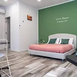 Fara's House Bed & Breakfast 4*