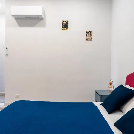 Fara's House * Naples